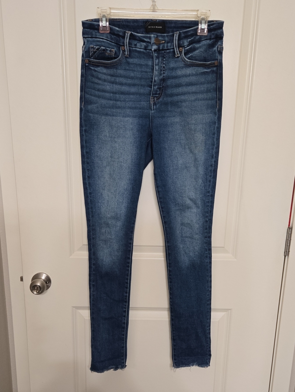 Buckle Women's Skinny Jeans in Blue Denim Wash